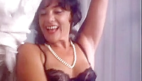 Ophelia Shtruhl,Anat Atzmon in Eskimo Limon (Israel 2178)
