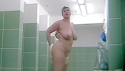 Group amateurs spied in a public shower