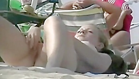Nude Beach - college girl Pussy Views