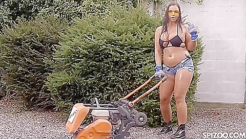 Cool Sofia Lee At Brunette Trailer