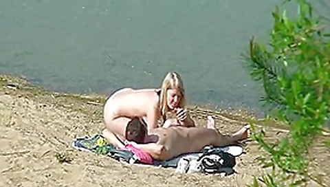 pareja playa 14